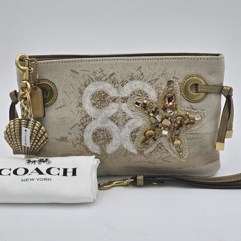 🐚NWOT🐚Coach Canvas Seaside Wristlet/ Pouch, Beige and Gold